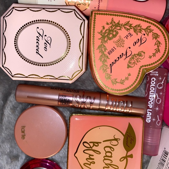 Highend makeup lot - Picture 2 of 12